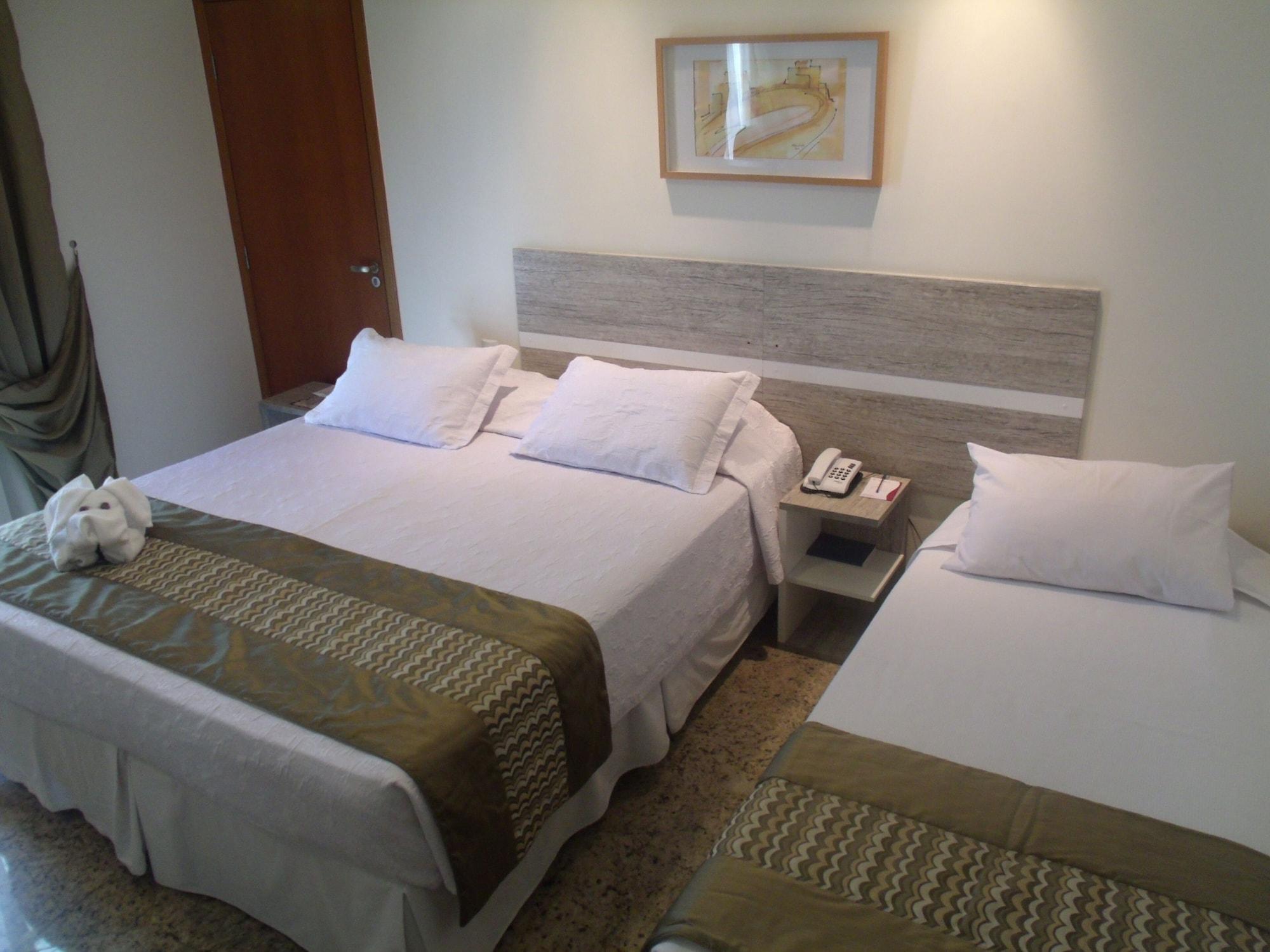Colonial Plaza Hotel Пиндамонянгаба Екстериор снимка