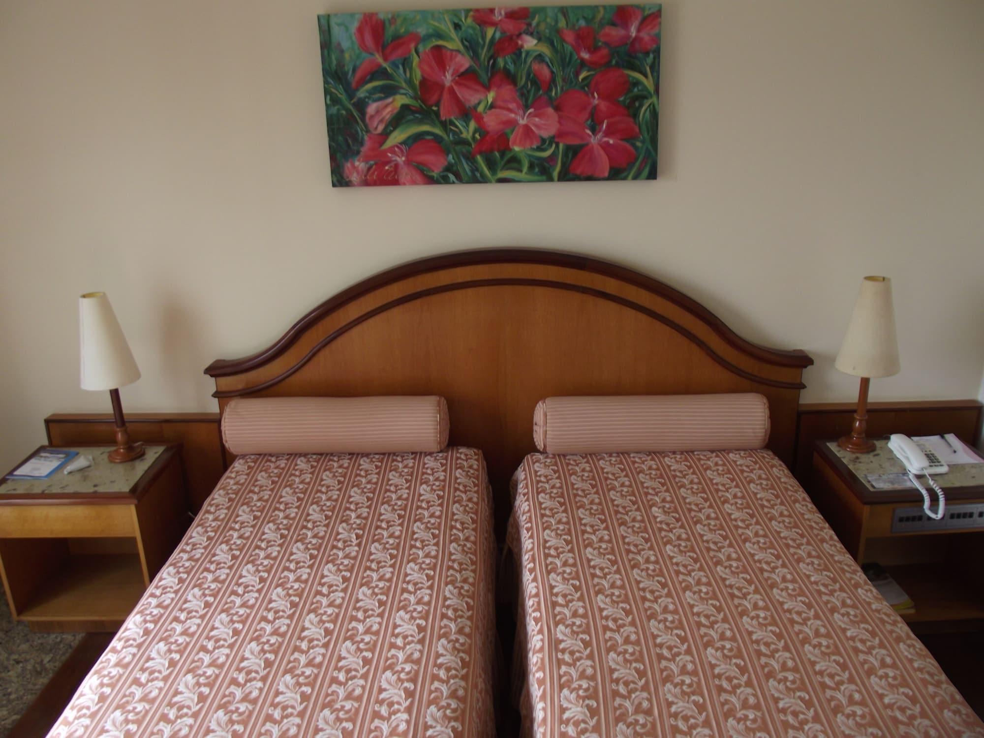 Colonial Plaza Hotel Пиндамонянгаба Екстериор снимка
