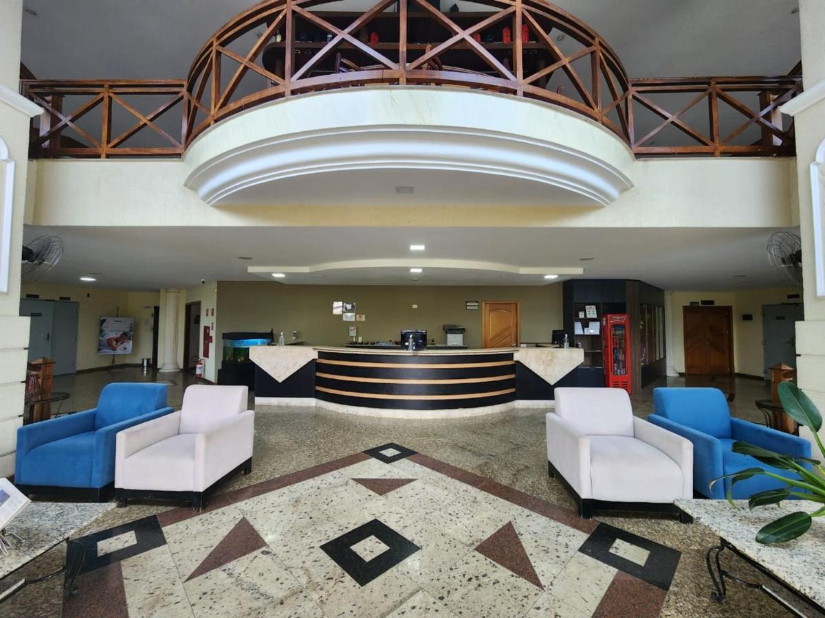 Colonial Plaza Hotel Пиндамонянгаба Екстериор снимка
