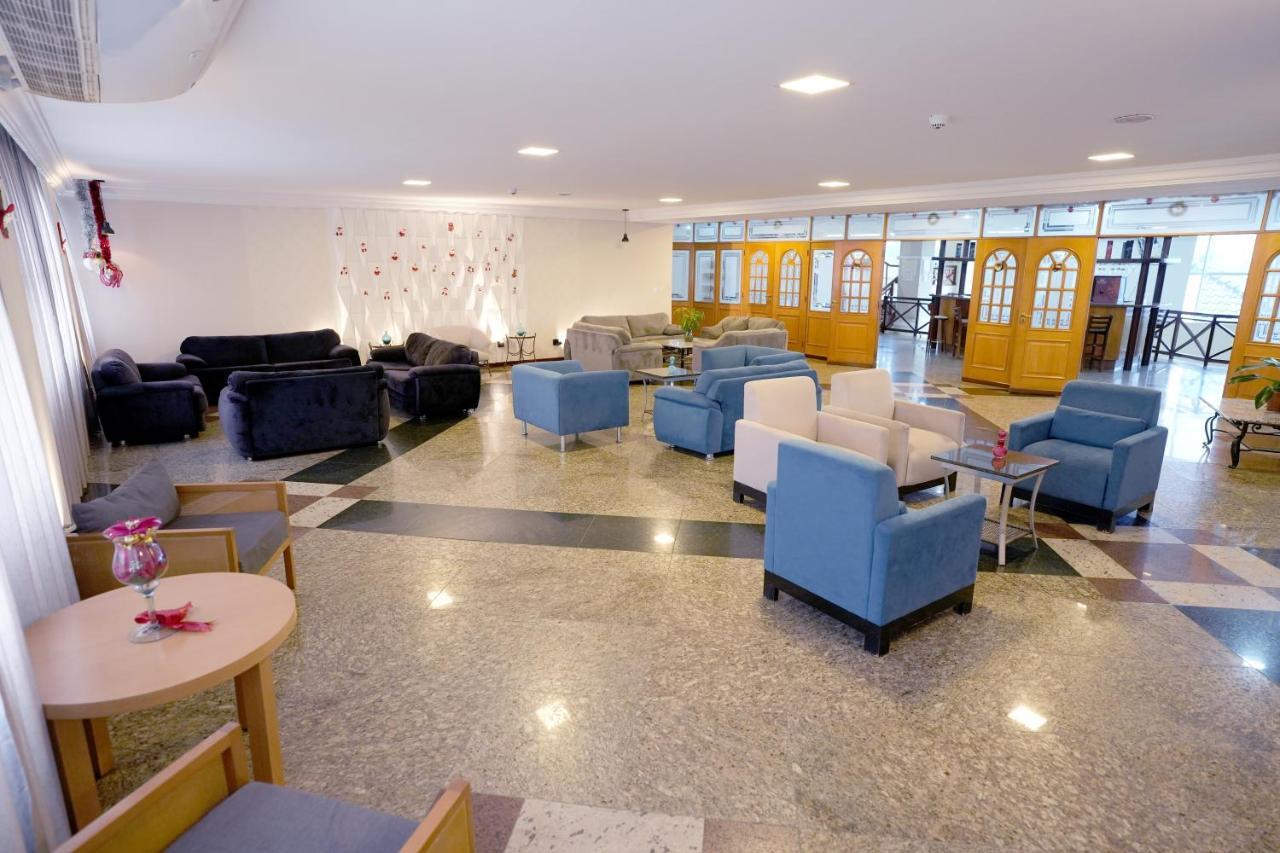 Colonial Plaza Hotel Пиндамонянгаба Екстериор снимка